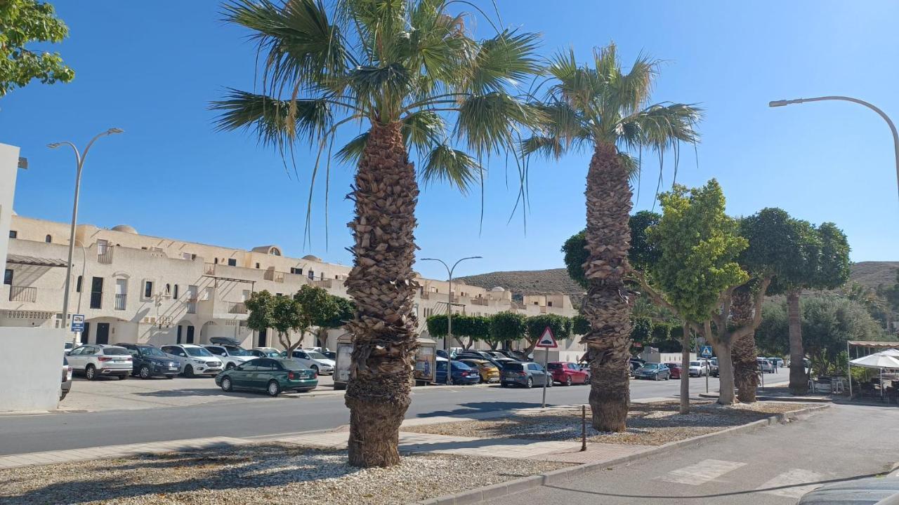Casa Del Pez Vivienda A Pie De Calle En Agua Amarga A 250 Metros De La Playa *