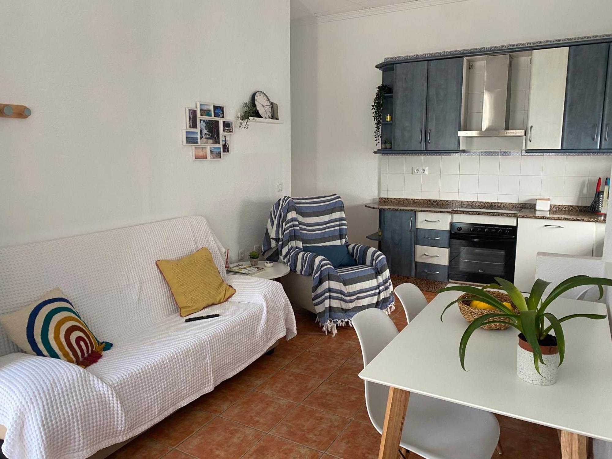 Casa Del Pez Vivienda A Pie De Calle En Agua Amarga A 250 Metros De La Playa Agua Amarga (Almeria)